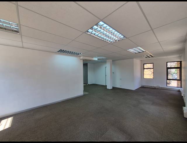 182M² OFFICE TO LET IN KRAMERVILLE